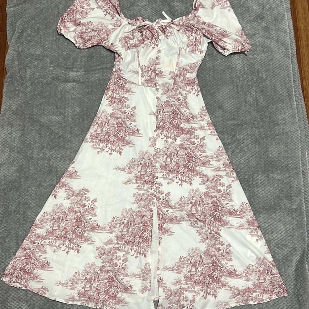 Missguided midi dress, sweet heart neck line size 2 never worn with tags